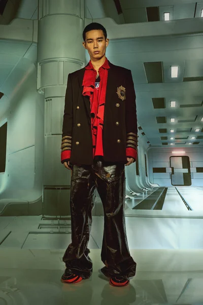 Look 19